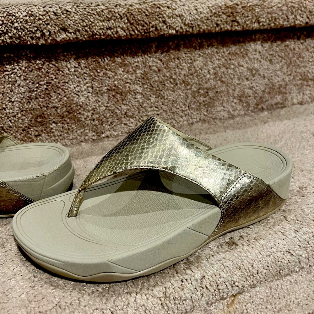 FitFlop Electra Pale Gold Snake print Sandals women’s size 9